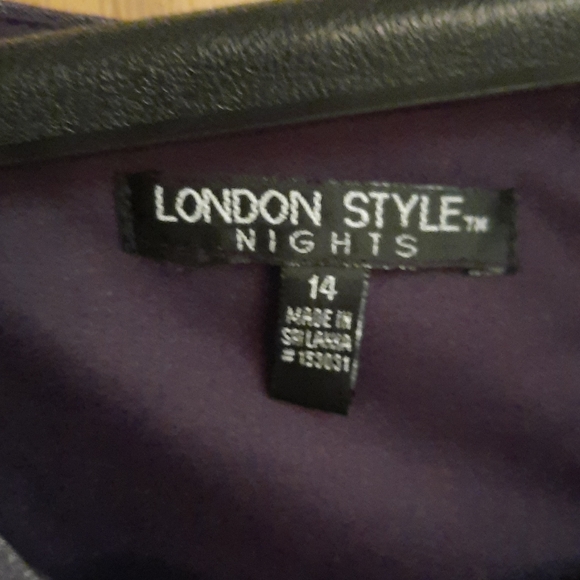 Dress - Picture 3 of 4